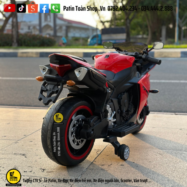 24 2 600x600 - Xe moto điện trẻ em Yamaha R1 Màu đỏ